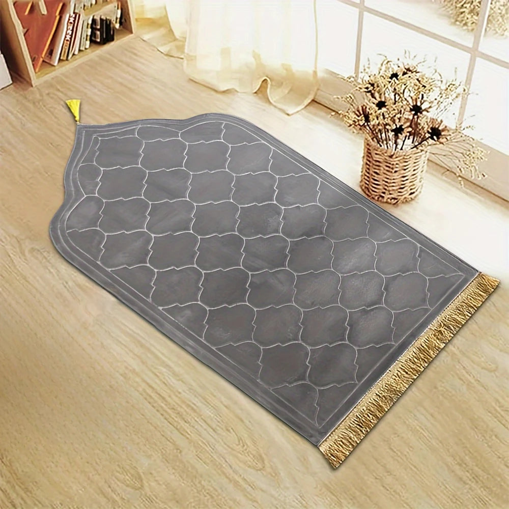 Brume Élégante – Tapis de prière aux finitions raffinées